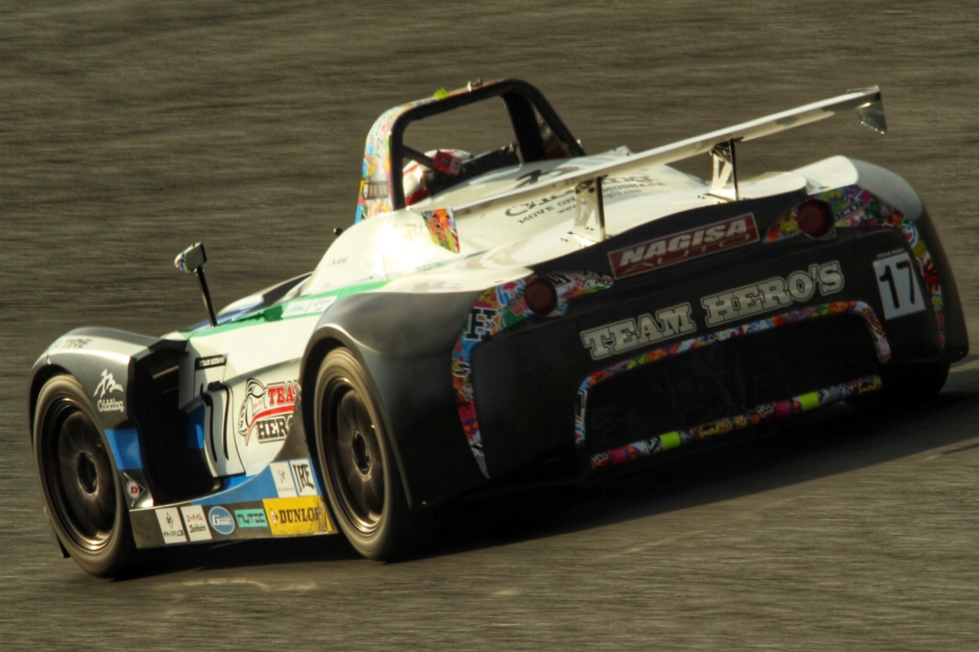 レーシングチーム ヒーローズ Racing TEAM HERO'S｜レンタルレーシングカー VITA-01