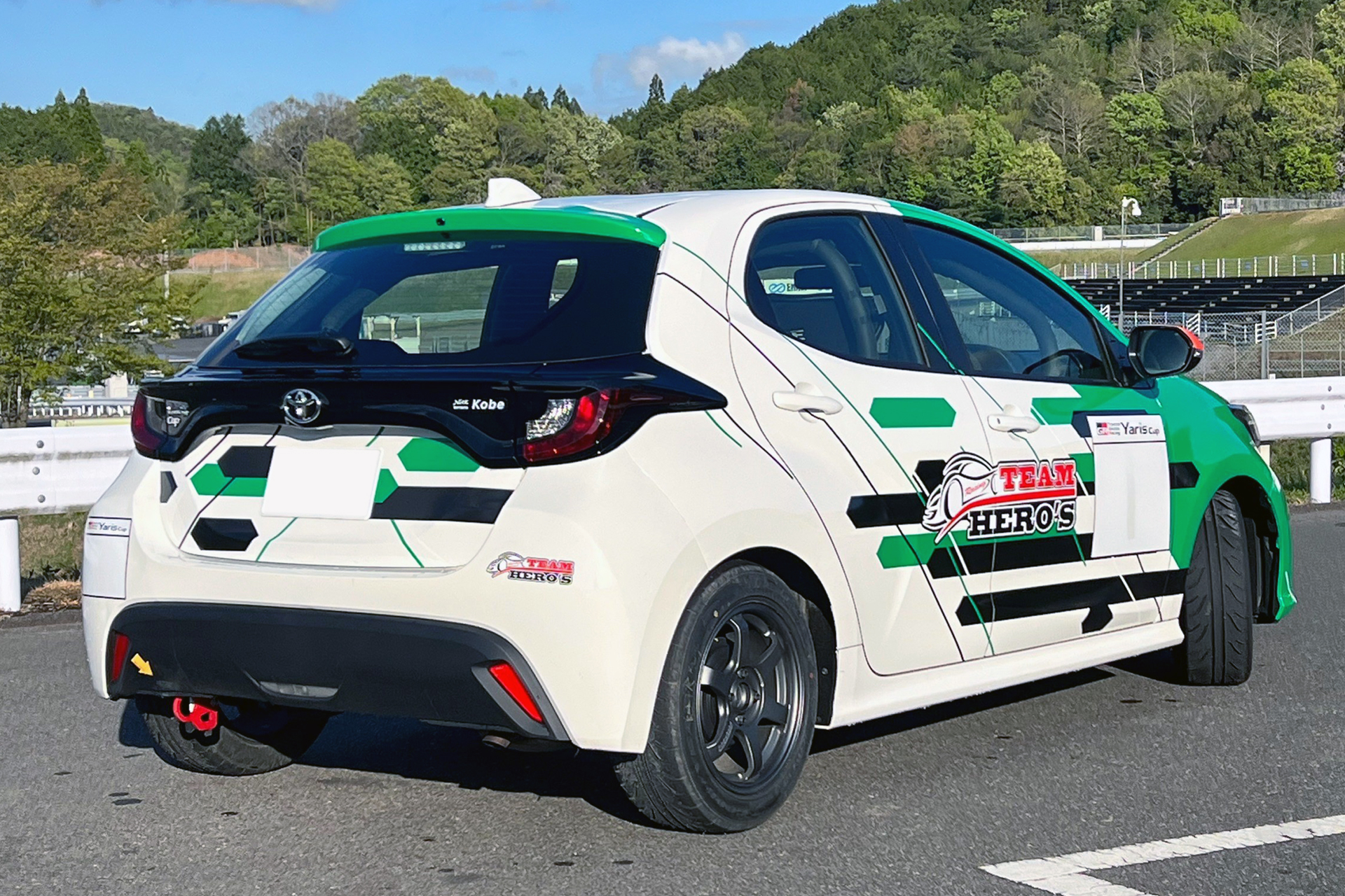 レーシングチーム ヒーローズ Racing TEAM HERO'S｜レンタルレーシングカー TOYOTA GR Yaris Cup